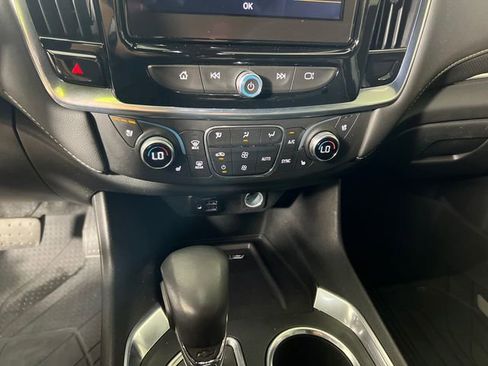 Used 2022 Chevrolet Traverse Premier image 21