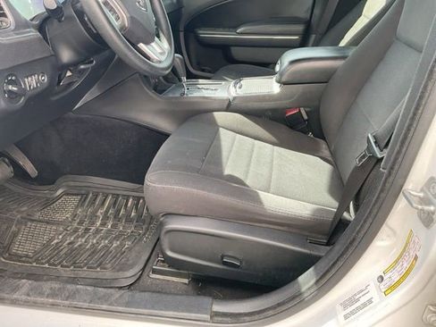 Used 2014 Dodge Charger SE image 19