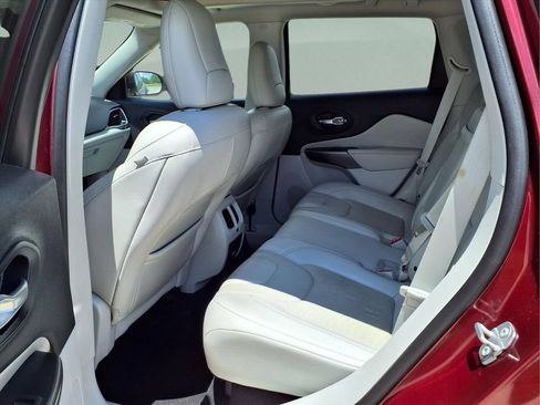 Used 2019 Jeep Cherokee Limited AWD/4WD image 20