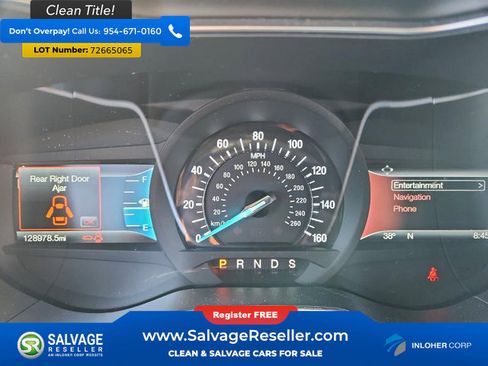 Used 2017 Ford Fusion SE w/ Fusion SE Technology Package image 12
