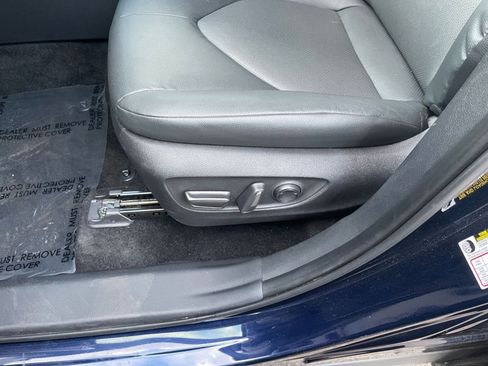 Used 2025 Toyota Grand Highlander FWD image 22