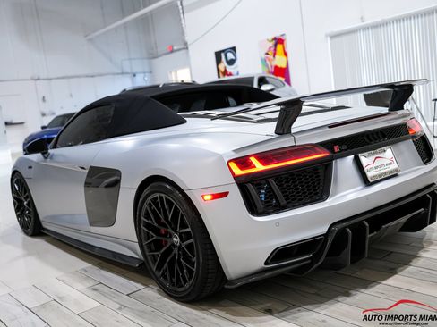 Used 2018 Audi R8 V10 w/ Carbon Exterior Package AWD/4WD image 49
