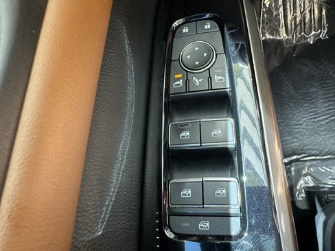 Used 2022 Nissan Pathfinder Platinum w/ Cargo Package image 30