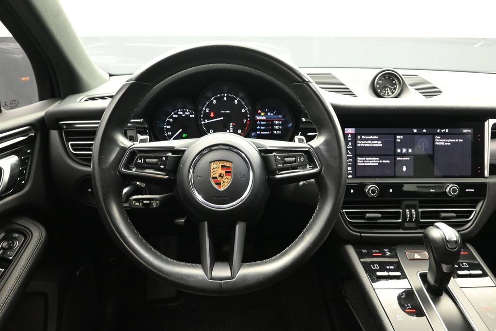 Certified 2023 Porsche Macan AWD/4WD image 19