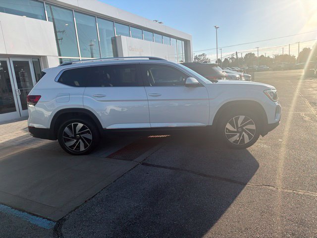 Used 2024 Volkswagen Atlas SEL AWD/4WD image 9