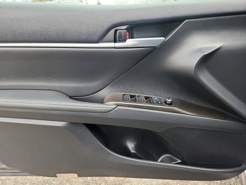 Used 2022 Toyota Camry XSE w/ Navigation Package image 10