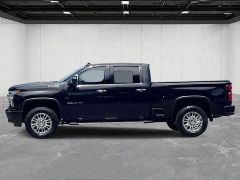 Used 2022 Chevrolet Silverado 2500 High Country AWD/4WD image 2