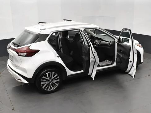 Used 2023 Nissan Kicks SV FWD image 6