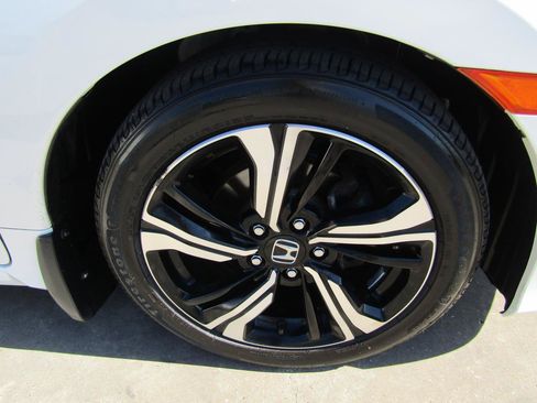 Used 2016 Honda Civic Touring image 7
