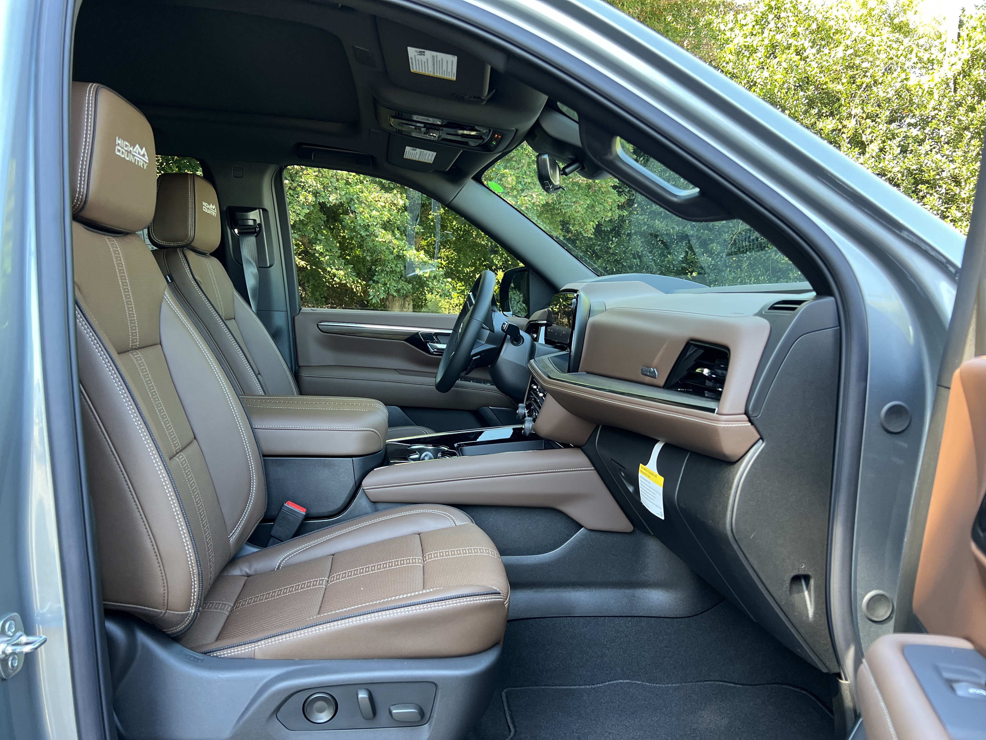 New 2026 Chevrolet Tahoe High Country w/ Sun And Tow Package AWD/4WD image 36