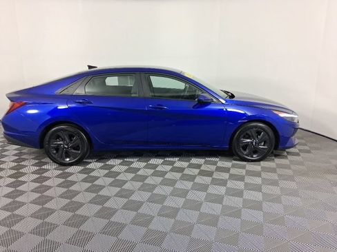 Used 2023 Hyundai Elantra SEL w/ Cargo Package FWD image 8