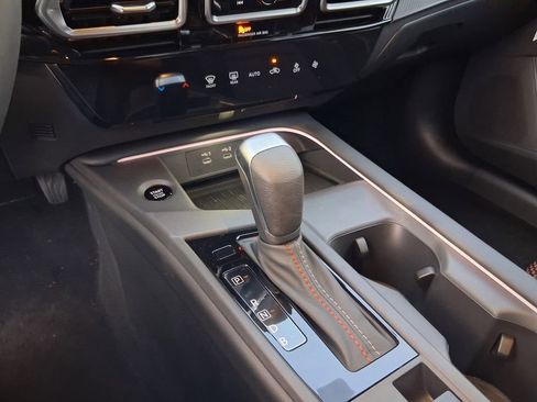 New 2026 Nissan Sentra SR w/ Floor Mat Package FWD image 9
