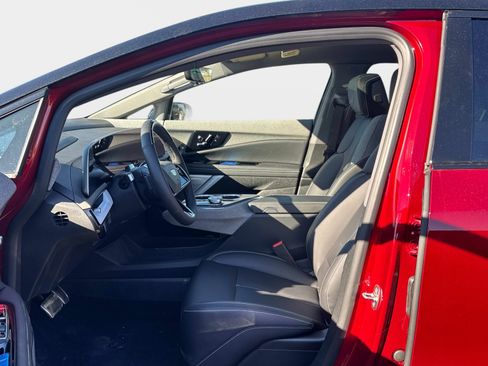 New 2026 Cadillac Optiq Sport 1 w/ LPO, Floor Liner Package AWD/4WD image 15