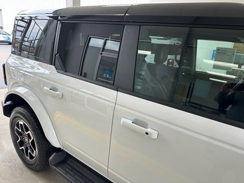 Certified 2025 Ford Bronco Outer Banks image 12