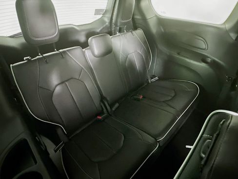New 2026 Chrysler Pacifica Limited w/ S Appearance Package FWD image 35