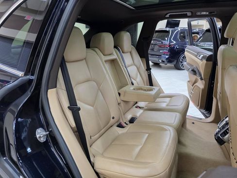 Used 2016 Porsche Cayenne AWD/4WD image 25