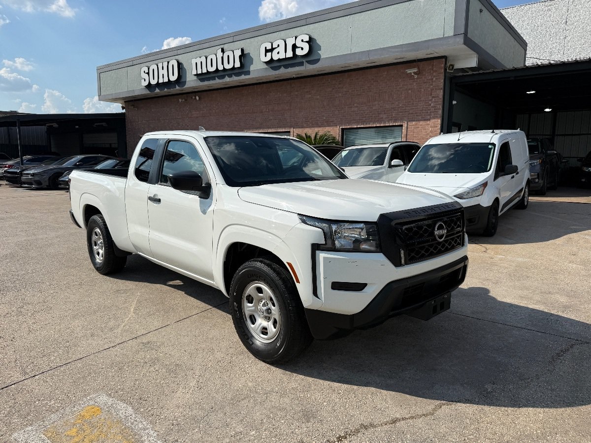 Used 2022 Nissan Frontier S RWD image 2