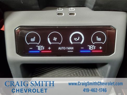 Used 2025 BMW M5 w/ Executive Package image 28