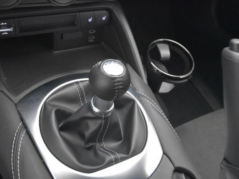 Used 2025 MAZDA MX-5 Miata RF Club RWD image 38