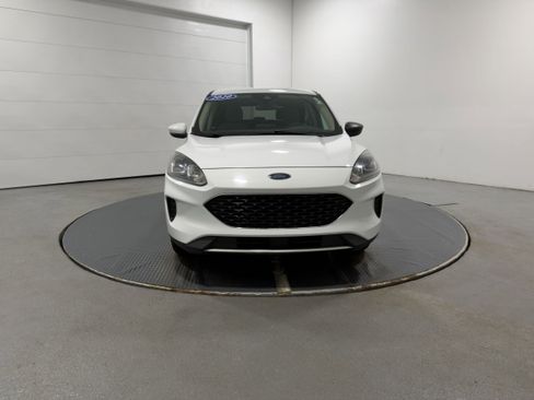 Used 2020 Ford Escape SE image 19