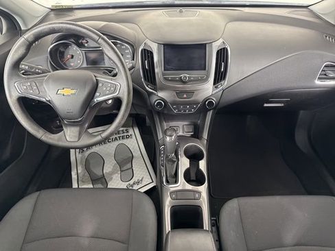 Used 2019 Chevrolet Cruze LT image 21