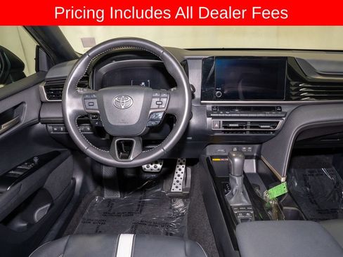 Used 2025 Toyota Camry SE w/ Convenience Package FWD image 6