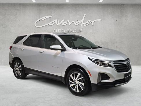 Used 2022 Chevrolet Equinox LT image 2