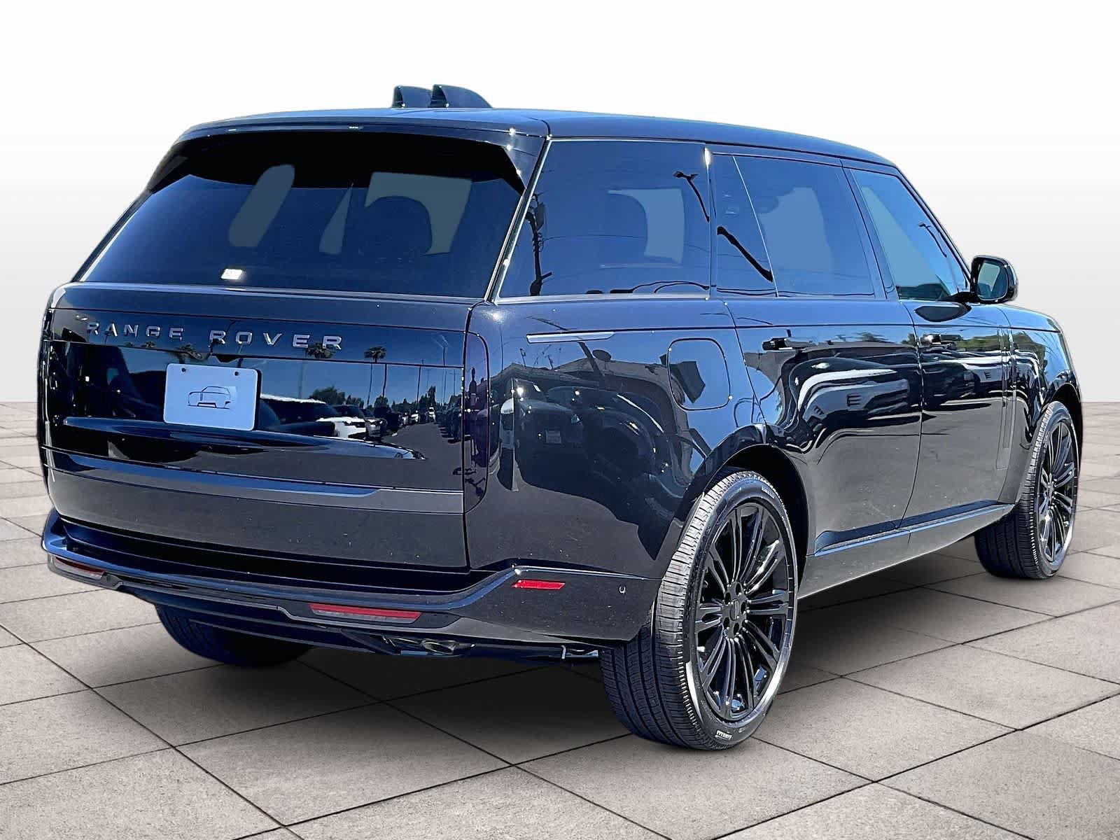 New 2026 Land Rover Range Rover Long Wheelbase SE AWD/4WD image 4