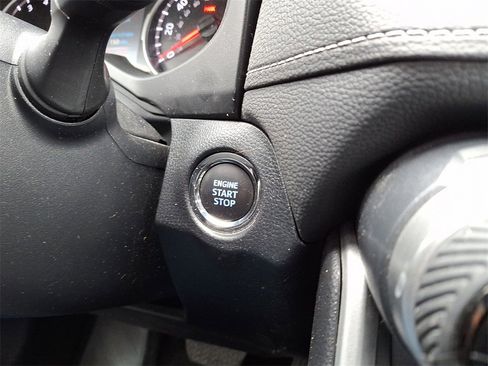 Used 2022 Toyota RAV4 XLE Premium image 24