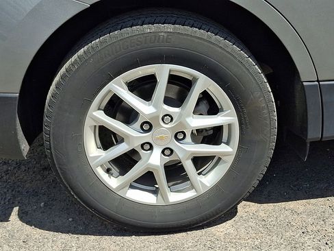 Used 2024 Chevrolet Equinox LT AWD/4WD image 34