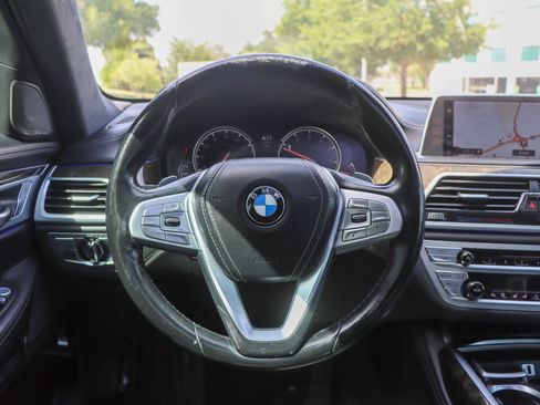 Used 2017 BMW 750i xDrive AWD/4WD image 28