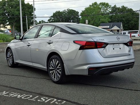 New 2026 Nissan Altima 2.5 SV AWD/4WD image 3