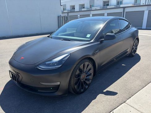 Used 2022 Tesla Model 3 Performance image 2