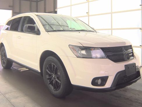 Used 2019 Dodge Journey SE w/ Connectivity Group image 3