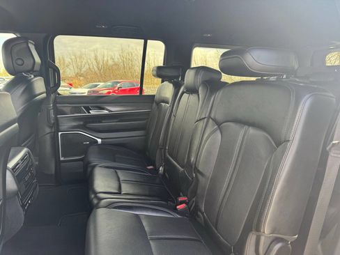 Used 2024 Jeep Wagoneer Series II w/ Flexible Seating Group AWD/4WD image 28