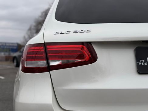 Used 2017 Mercedes-Benz GLC 300 4MATIC image 9