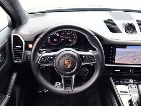 Certified 2023 Porsche Cayenne GTS w/ Premium Package Plus AWD/4WD image 15