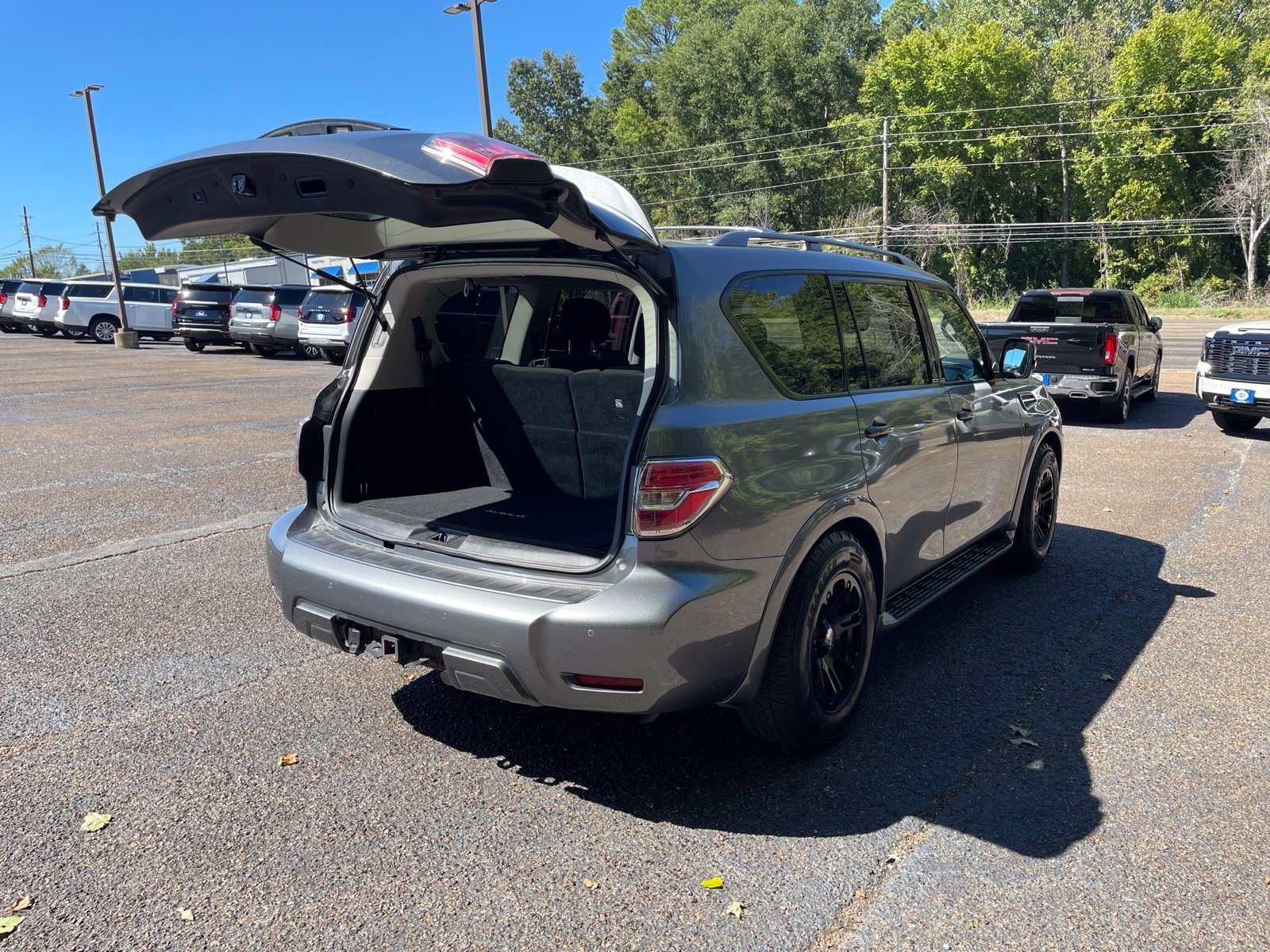 Used 2019 Nissan Armada SV w/ Driver Package RWD image 41