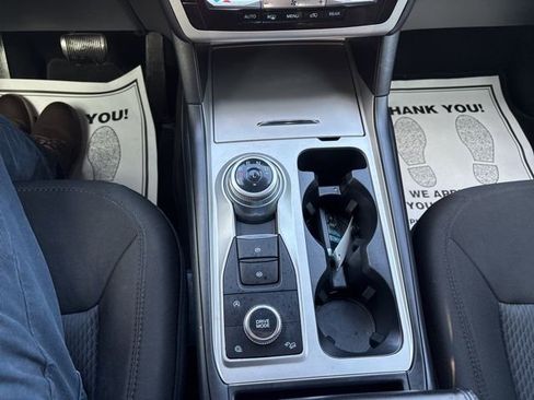 Used 2022 Ford Explorer XLT image 19