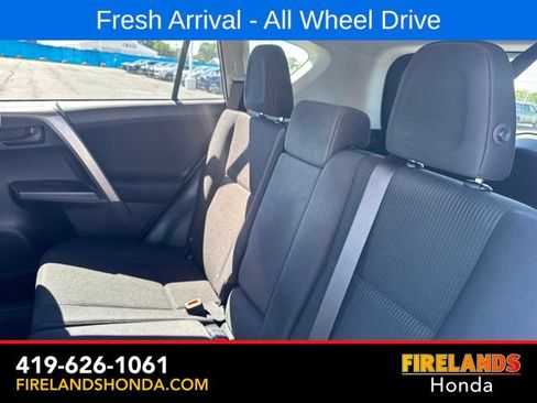 Used 2018 Toyota RAV4 LE w/ All Weather Liner Package AWD/4WD image 28