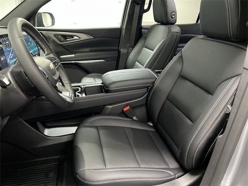 New 2025 Chevrolet Traverse LT w/ LPO, Floor Liner Package image 19