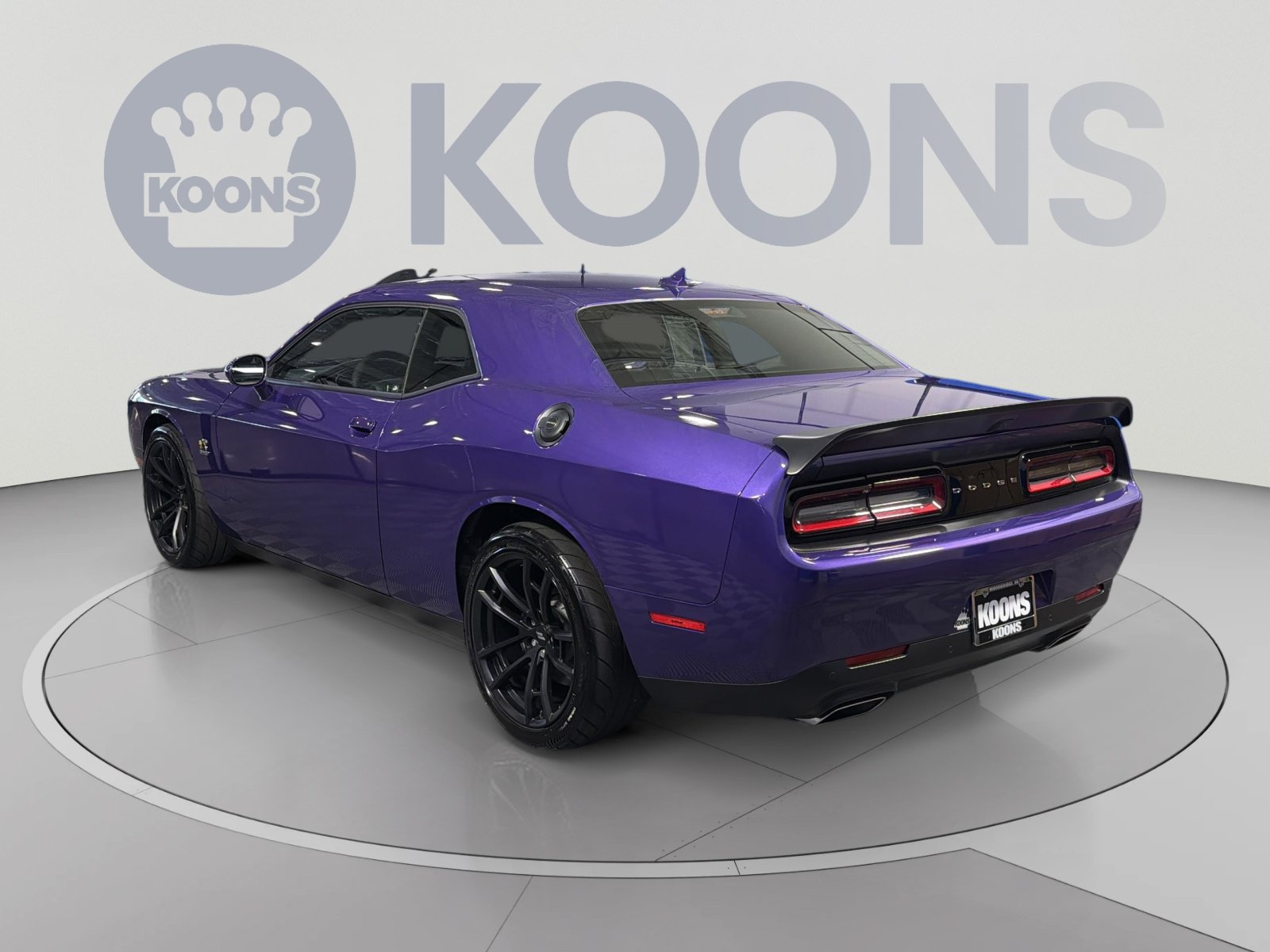 Used 2023 Dodge Challenger R/T Scat Pack RWD image 4