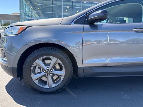 Certified 2022 Ford Edge SEL w/ Sport Appearance Package AWD/4WD image 9
