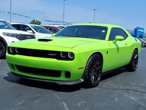Used 2015 Dodge Challenger SRT Hellcat RWD image 5