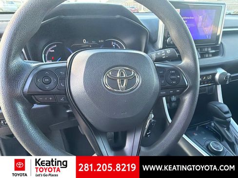 Used 2024 Toyota RAV4 LE AWD/4WD image 15