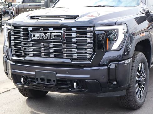 New 2025 GMC Sierra 3500 Denali Ultimate image 4