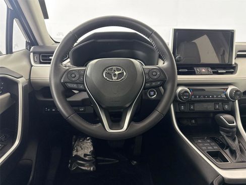 Certified 2025 Toyota RAV4 XLE Premium image 32