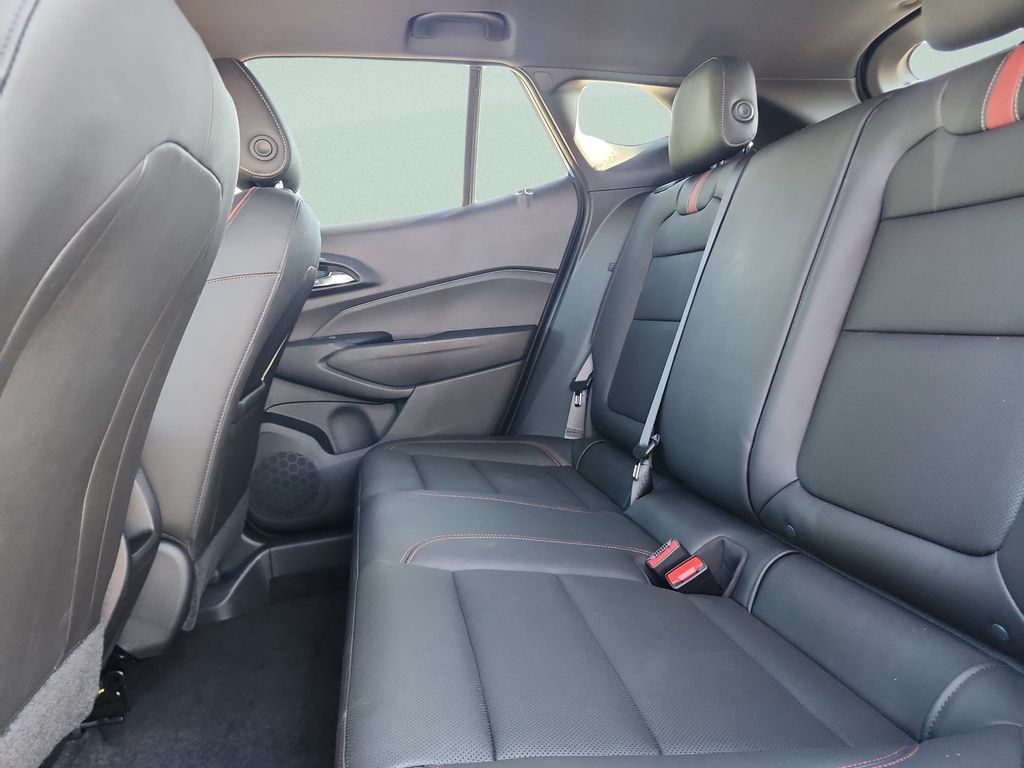 Used 2024 Chevrolet Trax RS w/ Sunroof Package FWD image 22