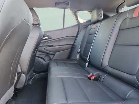 Used 2024 Chevrolet Trax RS w/ Sunroof Package FWD image 22