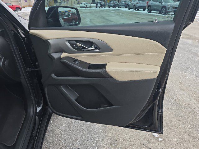 Used 2023 Chevrolet Traverse LS FWD image 40